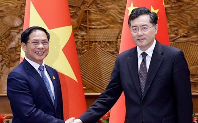 中共外長秦剛今年6月25日與越南外長裴青山會面，這也是秦剛最後露面的日子。圖／取材中共外交部官網