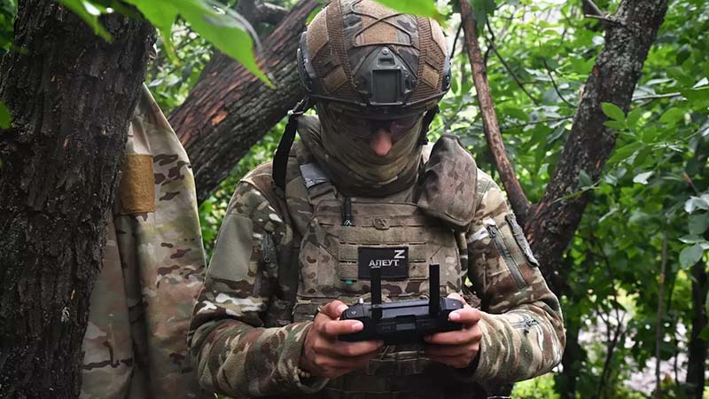俄軍在俄烏戰場使用無人機。圖/取自俄羅斯衛星通訊社