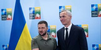 烏克蘭總統澤倫斯基（左）與北約祕書長史托騰伯格。圖／取自史托騰伯格推特@jensstoltenberg