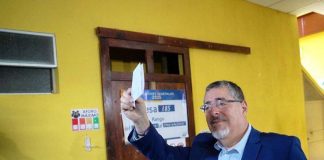 瓜地馬拉總統大選，主打反貪腐的種子黨阿雷瓦洛爆冷勝出。圖／取自Bernardo Arévalo de León (@BArevalodeLeon)