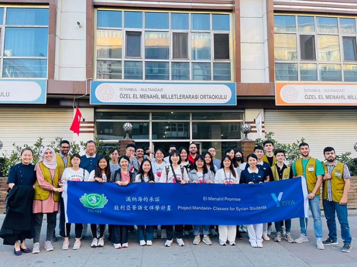 慈濟慈善基金會與教育部合作招募志工到土耳其滿納海國際學校，為敘利亞難民孩童提供華語文教育。圖／慈濟慈善基金會提供