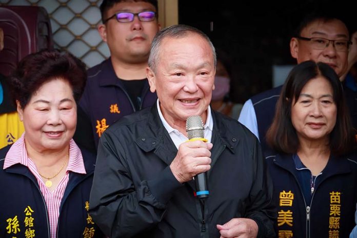 徐耀昌凌晨在臉書寫下千字文聲明，宣布退出國民黨。圖／取自徐耀昌加油讚粉專