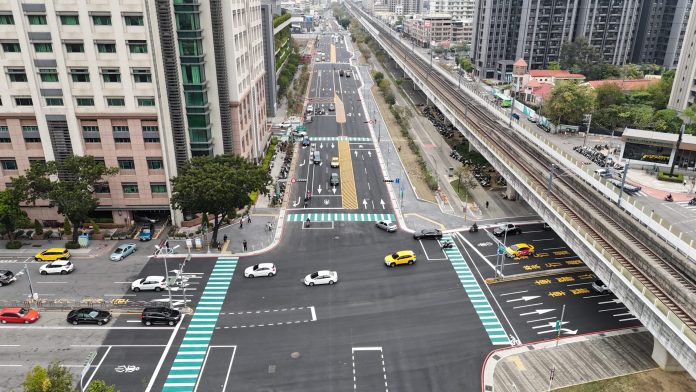 5.3億守護師生與就醫民眾通行安全！-　中市南區建國北路拓寬完工通車