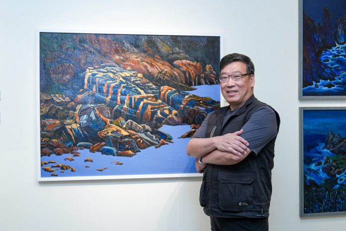 藍眼淚畫布再現　馬祖藝術家曹松清於中原大學舉辦個展