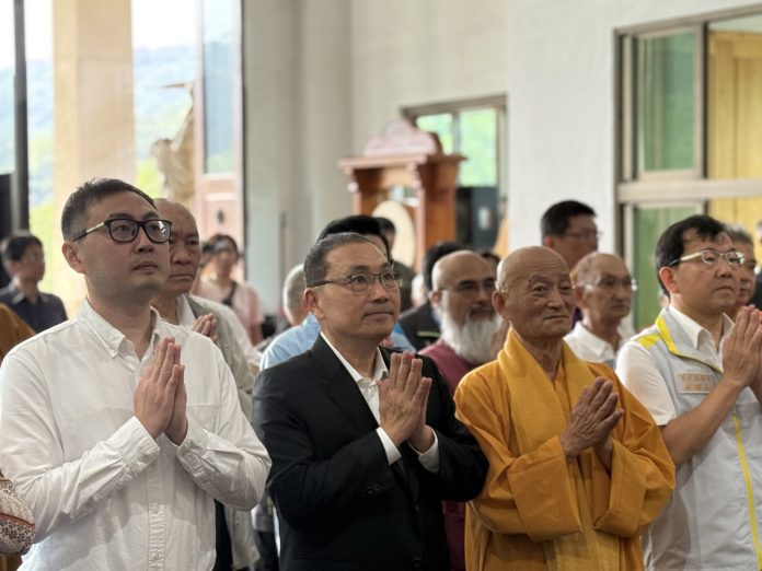 釋迦牟尼佛誕辰　-侯友宜參拜汐止聖覺寺、廣修禪寺　祈福市民安康