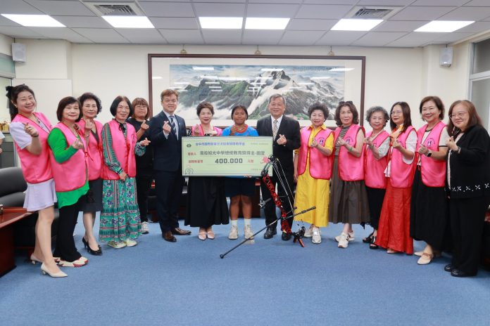 國際蘭馨交流協會助學-旭光高中田萱獲40萬獎學金