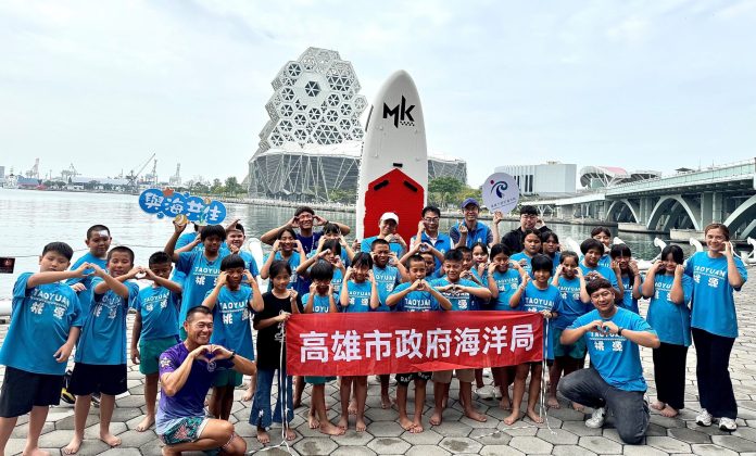 海洋局海洋環境教育向下扎根 原鄉學童愛河灣親海體驗 海洋局海洋環境教育向下扎根 原鄉學童愛河灣親海體驗