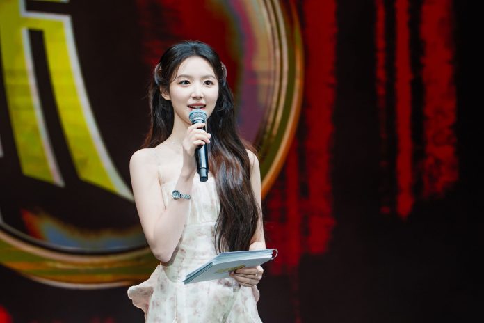 《鑑定師》舒華辦首場個人見面會-親手準備簽名禮與甜蜜蛋捲傳遞暖心祝福