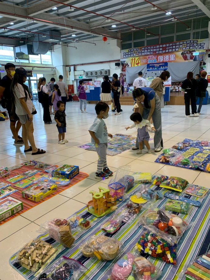 七星區居家托育中心感恩活動市集 保母以遊戲闖關提醒家長並指導育兒撇步 七星區居家托育中心感恩活動市集 保母以遊戲闖關提醒家長並指導育兒撇步