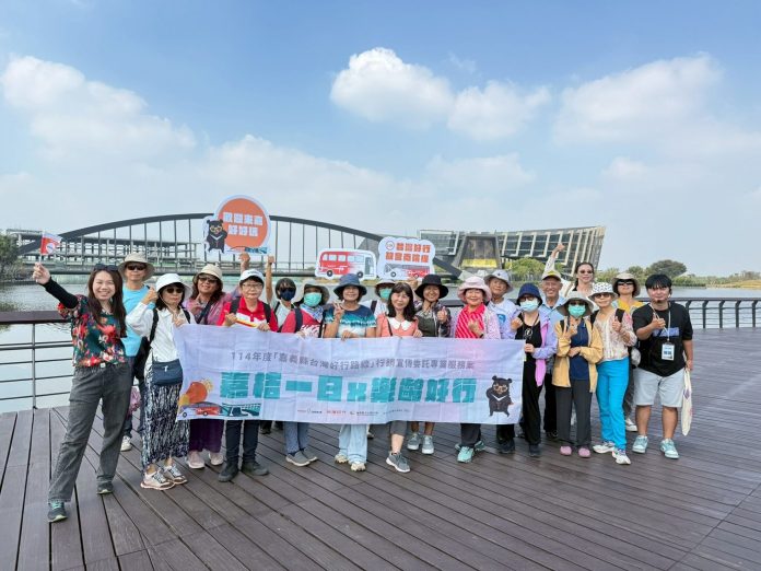 樂齡出遊無負擔 長輩組團暢遊故宮南院 樂齡出遊無負擔 長輩組團暢遊故宮南院