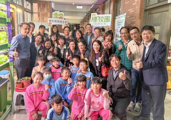 黑松綠校園生態計畫22位桃市國中小校長齊聚-李文義分享賞鷹特色課程