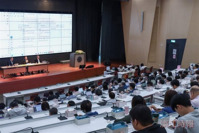 淡江大學校務會議 聚焦推動「全雲端智慧校園3.0」 淡江大學校務會議 聚焦推動「全雲端智慧校園3.0」