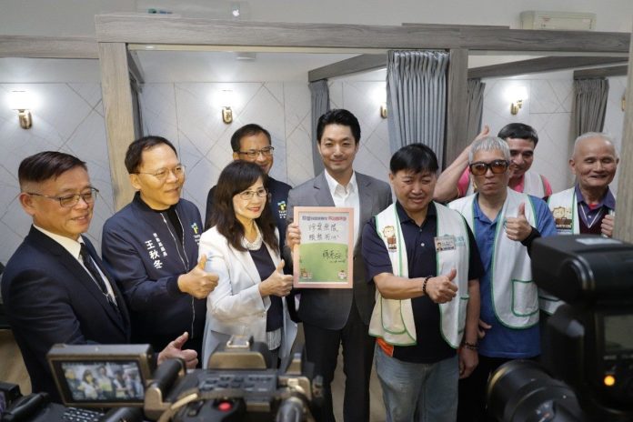 珍愛按摩坊搬新家　蔣萬安感謝視障師傅23年付出