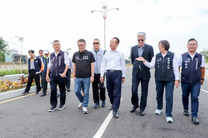 翁章梁視察民雄頭橋都市計畫特ii道路銜接13號及13-2道路工程