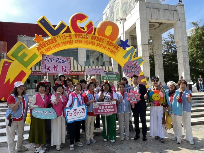 響應11/25「國際終止婦女受暴日」 中市府攜手國際蘭馨交流協會踩街反家暴 響應11/25「國際終止婦女受暴日」 中市府攜手國際蘭馨交流協會踩街反家暴