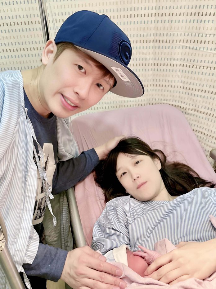 杏壇歌手陳昶均「五子登科」！一年一個月閃婚生女-連爸媽都來不及反應