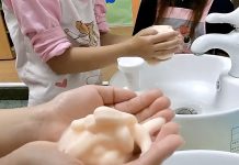 橘子工坊「變色泡泡洗手慕斯」校園巡迴登場 橘子工坊「變色泡泡洗手慕斯」校園巡迴登場