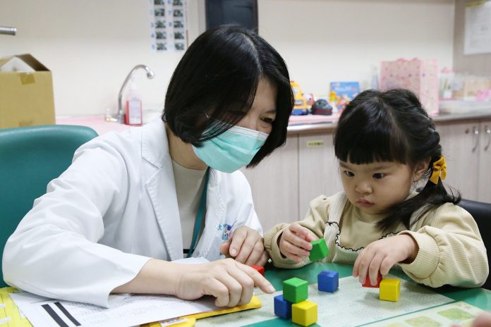 兒童發展只有一次!嘉市衛生局加碼抽獎活動提高篩檢率 兒童發展只有一次!嘉市衛生局加碼抽獎活動提高篩檢率