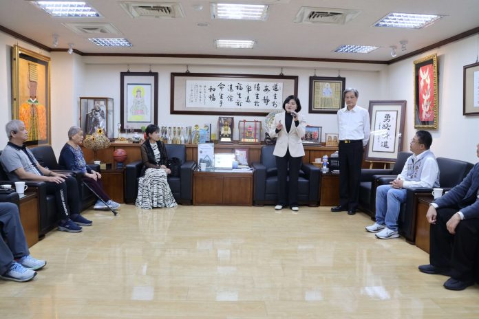 金黛敏女士捐贈雲縣救護車1部-縣長張麗善致上謝意 金黛敏女士捐贈雲縣救護車1部-縣長張麗善致上謝意