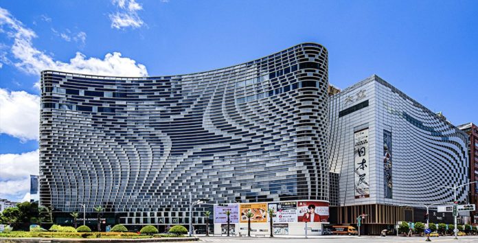 南台灣運動潮流新指標摩曼頓進駐大立 引爆on、hoka人氣話題 南台灣運動潮流新指標摩曼頓進駐大立 引爆on、hoka人氣話題