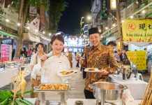台中街頭變身「一日峇厘島」! 購物節迎印尼駐台艾吏福代表感受家鄉氛圍 盧市長:台中是印尼朋友的另一個家 台中街頭變身「一日峇厘島」! 購物節迎印尼駐台艾吏福代表感受家鄉氛圍-盧市長:台中是印尼朋友的另一個家