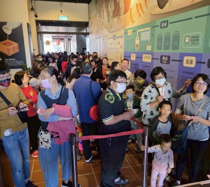 台中物調券第二天買氣全面提升! 市場、夜市、商圈人潮翻倍湧現-買氣直逼過年 台中物調券第二天買氣全面提升! 市場、夜市、商圈人潮翻倍湧現-買氣直逼過年