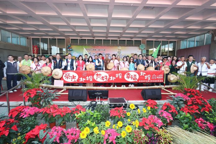 「馬稻成功」草屯稻草工藝文化節熱鬧開幕　巨無霸「扁擔王」挑戰金氏世界紀錄