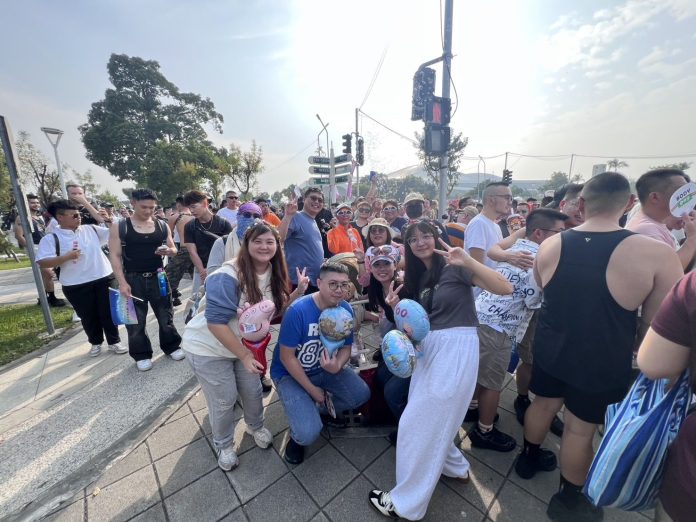 小隊伍、大力量，快樂、勇敢、愛；世界快樂聯盟11/29挺身走上同志大遊行