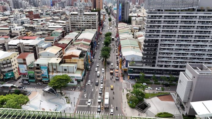 北區中清路12/5、6夜間道路燙平! 完成合計1公里學區、商圈安全通行環境 北區中清路12/5、6夜間道路燙平! 完成合計1公里學區、商圈安全通行環境