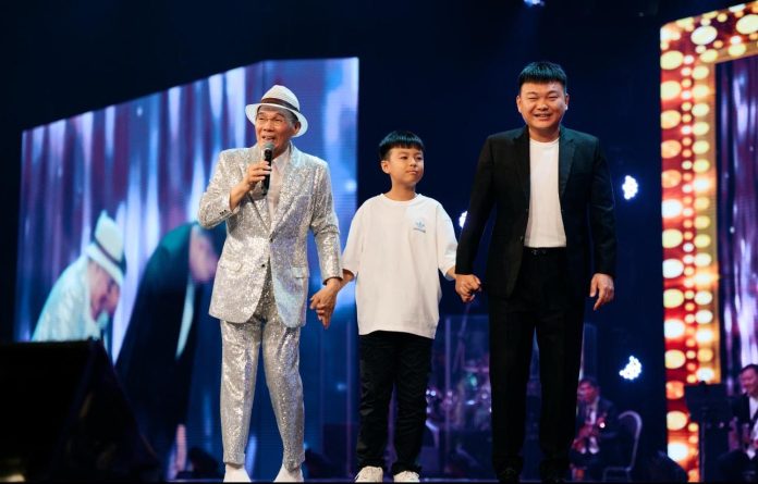 陳雷睽違18年重返獅城開唱-邀兒孫三代同堂上台像老朋友溫暖見面