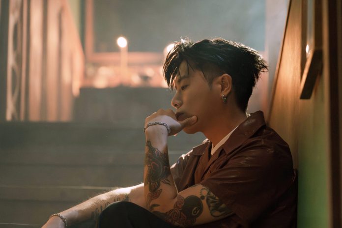 howz-大膽挑戰道德紅線-把「老王心事」唱到骨子裡