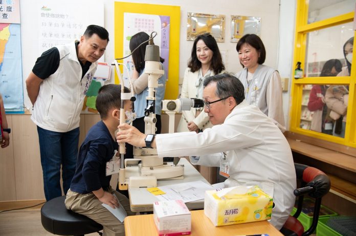 嘉義市啟動幼兒園散瞳視力篩檢　醫療團隊進校守護學前視力健康