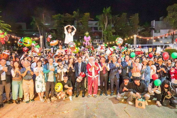 嘉藥「粉亮甲子」聖誕點燈璀璨登場-致敬永遠的聖誕老人gary 嘉藥「粉亮甲子」聖誕點燈璀璨登場-致敬永遠的聖誕老人gary