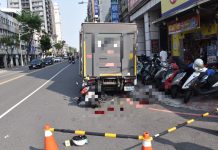 高雄巡佐查案 路口自撞違停貨車亡 高雄巡佐查案-路口自撞違停貨車亡