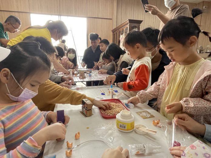 友善飼養真有感! 中市辦親子玩食農活動-認識幸福雞蛋 友善飼養真有感! 中市辦親子玩食農活動-認識幸福雞蛋