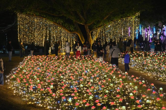 最浪漫光影盛宴!沙鹿嘉年華開幕首日湧入2萬人次 民政局長:漫遊海線幸福加倍 最浪漫光影盛宴!沙鹿嘉年華開幕首日湧入2萬人次 民政局長:漫遊海線幸福加倍