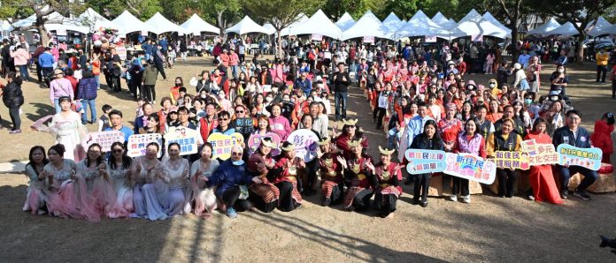 慶祝2025國際移民日 盛大表揚彰化縣45組模範新住民 慶祝2025國際移民日 盛大表揚彰化縣45組模範新住民