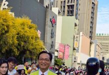 人形機器人現身、九把刀柯爸站台力挺 林世賢拚黨內初選 誓言用科技產業翻轉彰化縣經濟 人形機器人現身、九把刀柯爸站台力挺 林世賢拚黨內初選-誓言用科技產業翻轉彰化縣經濟