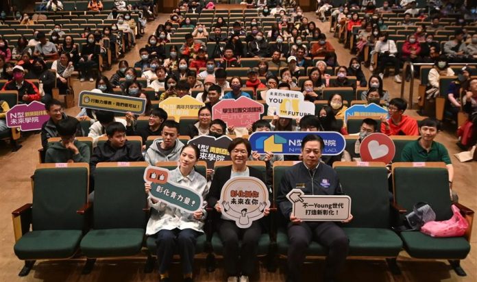 影后高伊玲現身彰化 分享「角色之外的人生劇本」 鼓勵青年勇敢築夢 影后高伊玲現身彰化 分享「角色之外的人生劇本」 鼓勵青年勇敢築夢