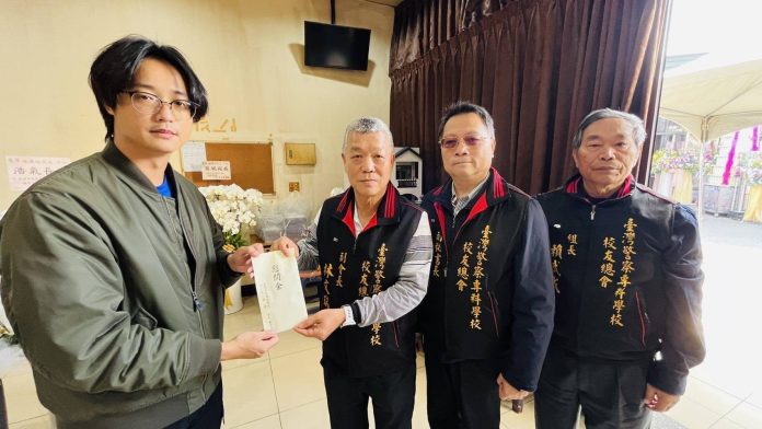 他倒在街頭-但沒有被遺忘-警專校友總會溫柔送別最後一班勤 他倒在街頭-但沒有被遺忘-警專校友總會溫柔送別最後一班勤