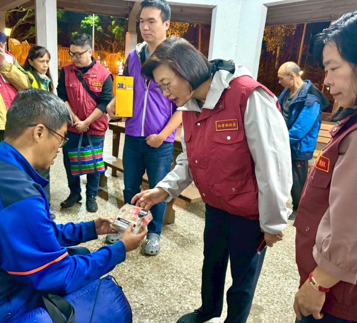 早晚溫差大-東北季風增強- 新北提前啟動街友與獨老關懷 早晚溫差大-東北季風增強- 新北提前啟動街友與獨老關懷