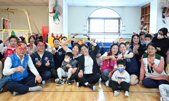 「相信有愛 就有奇蹟」慢飛天使圓夢活動 集結社會愛心溫暖聖誕 「相信有愛 就有奇蹟」慢飛天使圓夢活動 集結社會愛心溫暖聖誕