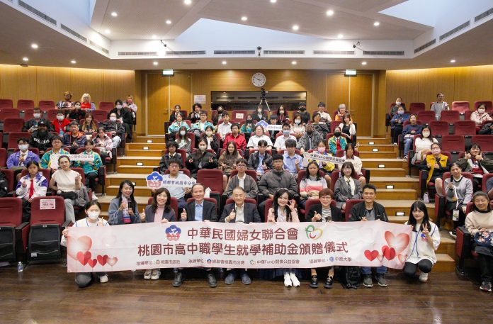 桃園教育局長劉仲成:教育是最好的投資!婦聯會暖心應援 陪在地學子勇敢「為未來做準備」 桃園教育局長劉仲成:教育是最好的投資!婦聯會暖心應援 陪在地學子勇敢「為未來做準備」