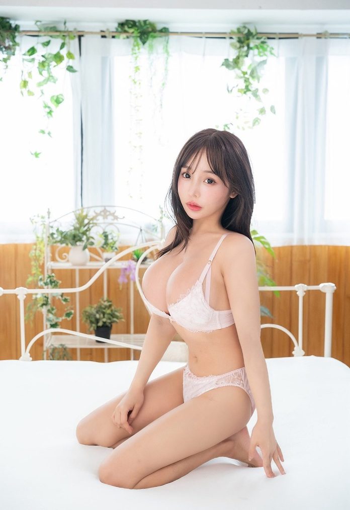 來自新加坡的新晉av女優蘇櫻花日本出道-童顏反差掀暴動