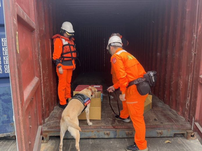 年終歲末貨運湧現 海巡署科技查緝嚴守食安防線 年終歲末貨運湧現 海巡署科技查緝嚴守食安防線