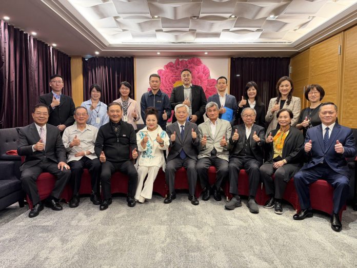 白冰冰聯絡殉職員警曹立民遺孀-佩服她自立自強撫養小孩 白冰冰聯絡殉職員警曹立民遺孀-佩服她自立自強撫養小孩