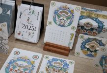 超夯雲林桌曆再升級!2026《雲林閱曆》 耀眼登場 「24節氣 × 大地精靈」限量典藏版正式亮相 超夯雲林桌曆再升級!2026《雲林閱曆》 耀眼登場-「24節氣-×-大地精靈」限量典藏版正式亮相