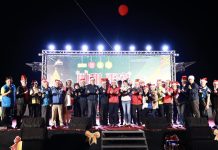 許縣長為信義鄉羅娜聖誕樹點燈 與遊客共度歡樂平安夜 許縣長為信義鄉羅娜聖誕樹點燈 與遊客共度歡樂平安夜