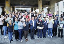 翁章梁頒114年商圈聯合購物節大獎 商圈表現亮眼獲肯定 翁章梁頒114年商圈聯合購物節大獎 商圈表現亮眼獲肯定