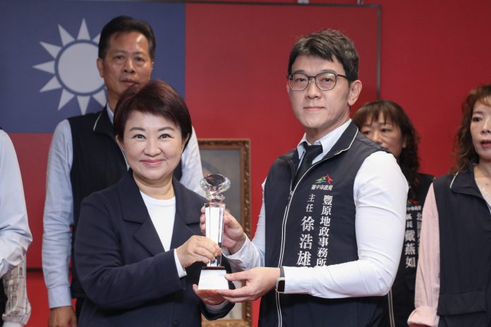 預售屋市場資訊更透明　中市地政局輔導創新措施　豐原地政所獲廉能透明獎肯定